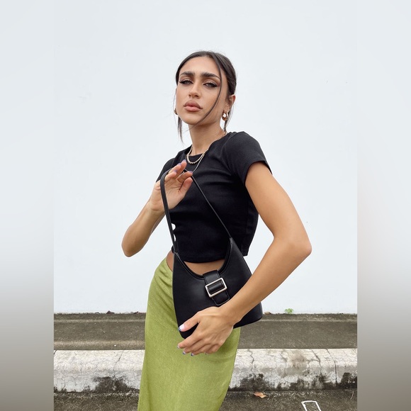 Princess Polly El Basico Cropped Tee in Black Size 6 New with tag - Picture 11 of 16